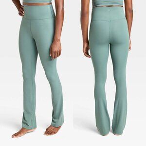 XS - Womens Everyday Soft Ultra High-Rise Bootcut Leggings - AIM - Green